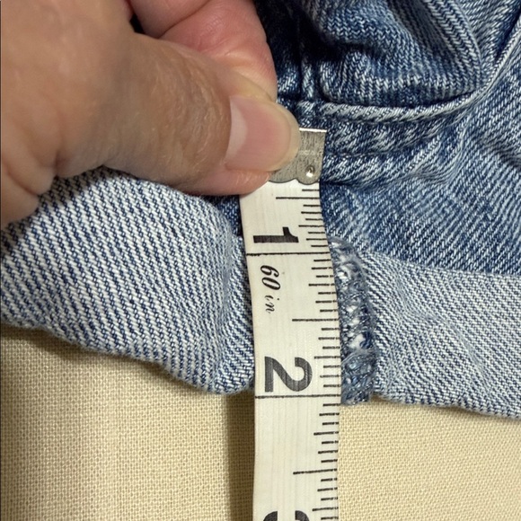 PacSun Mom Jean Blue Jean Shorts with Daisy Design.  Size 25”. - Picture 11 of 11